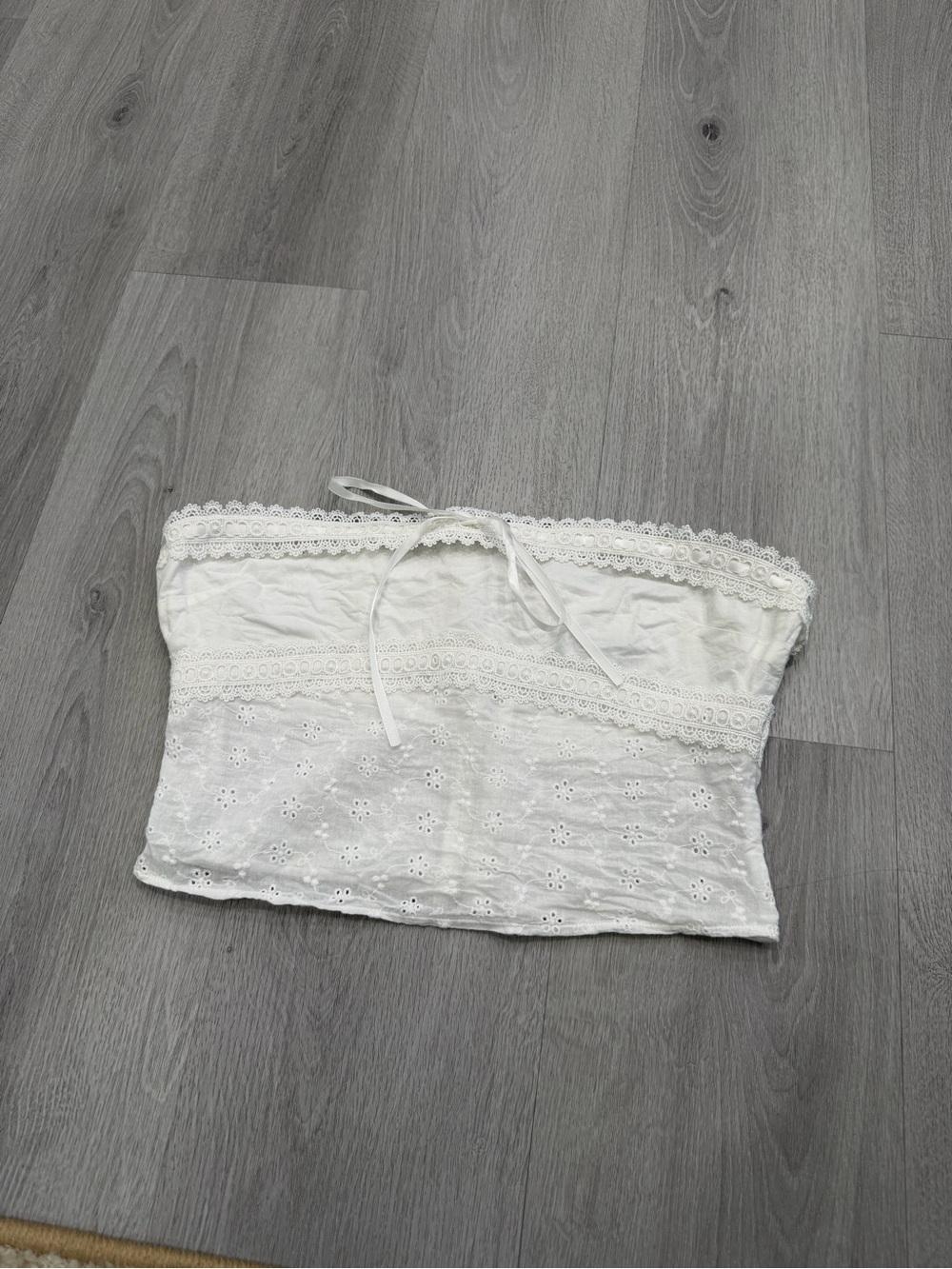 Women’s white fox strapless tank tube top size medium